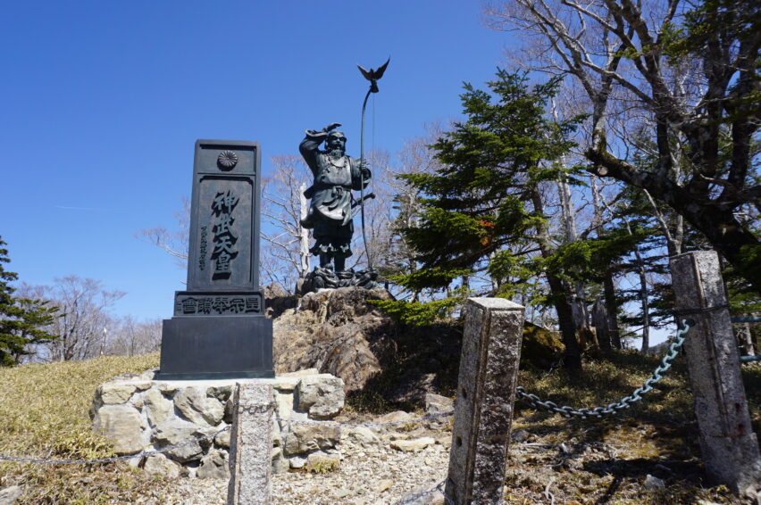 牛石ヶ原（神武天皇像）